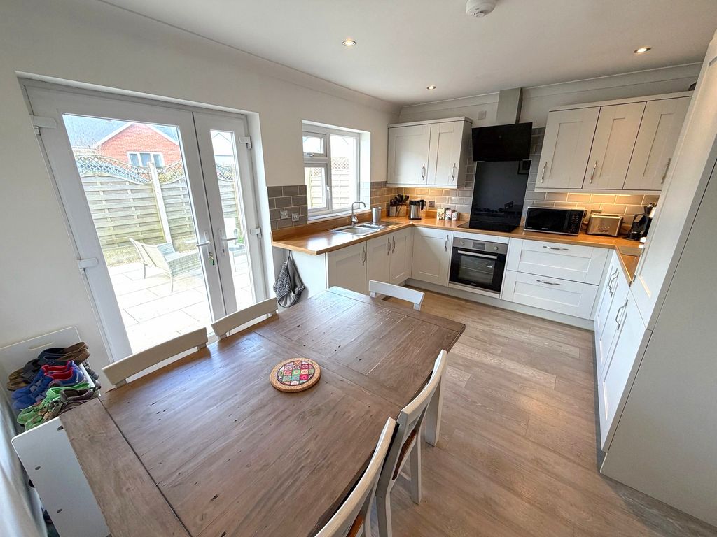 Property photo 1 of 17 Kitchen:Diner.Jpg
