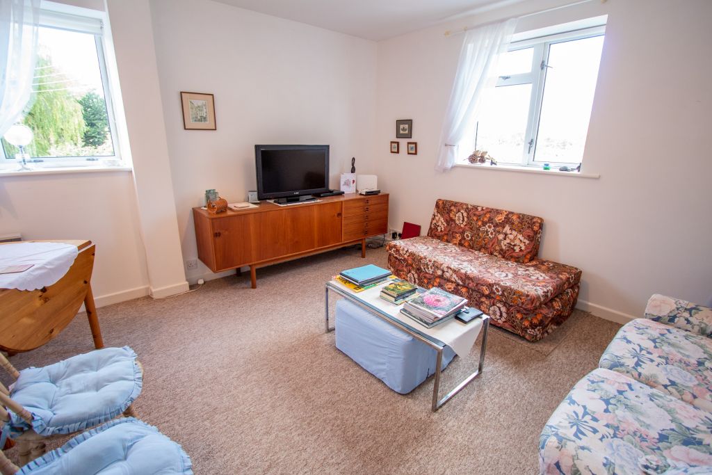 Property photo 2 of 9