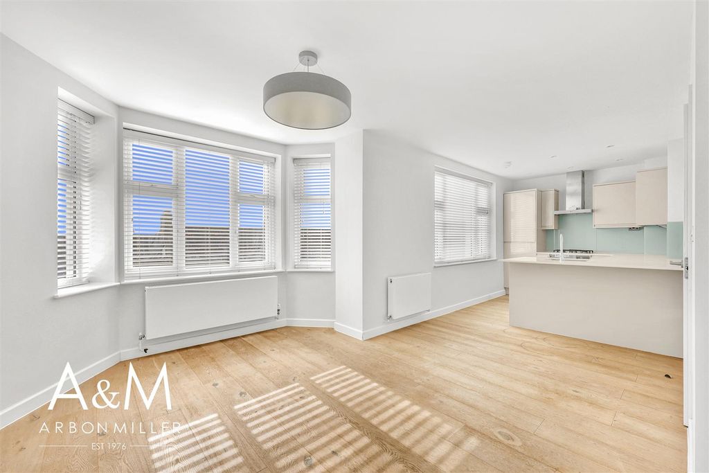 Property photo 2 of 16 4D4A0094.Jpg