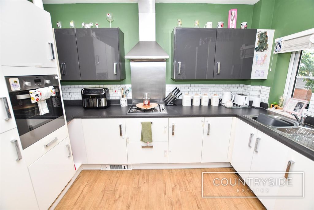 Property photo 3 of 13 Kitchen