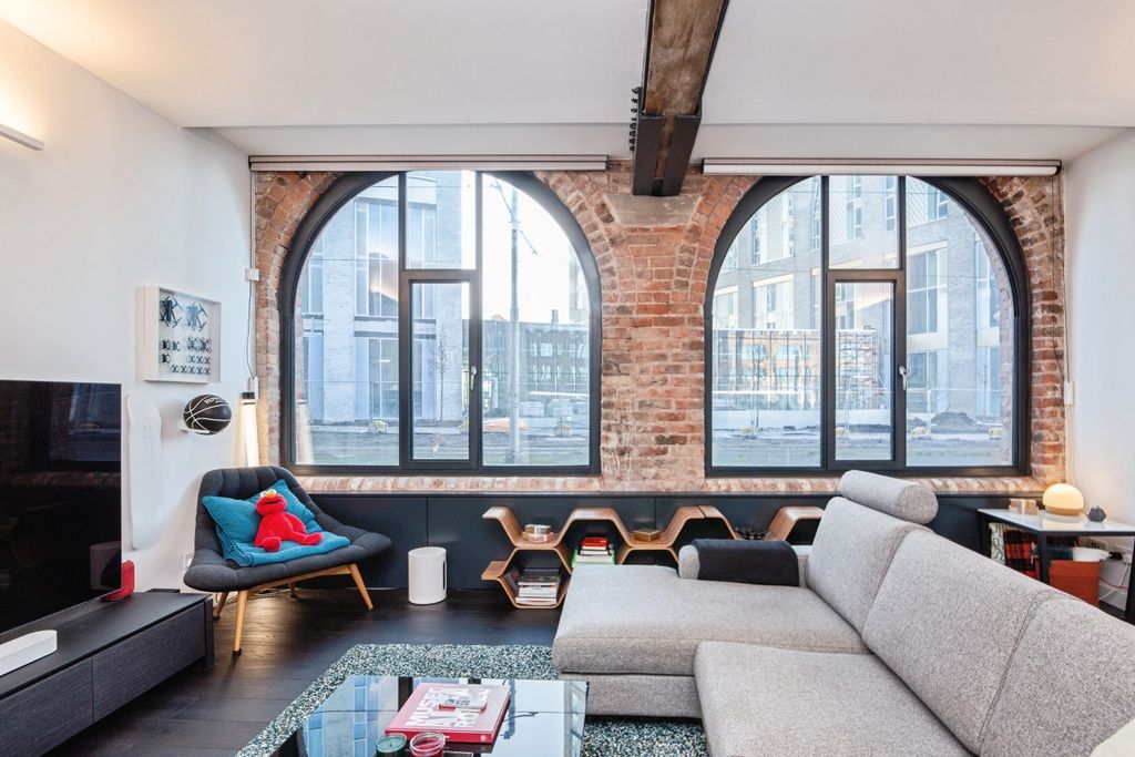 Property photo 2 of 15 Living Room