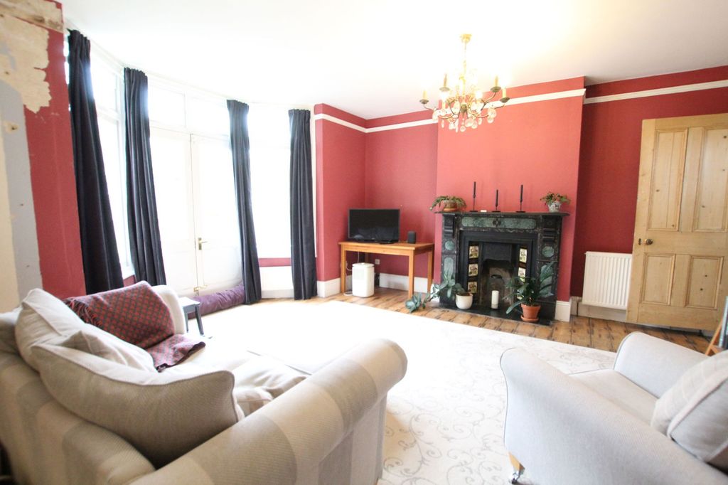 Property photo 3 of 11