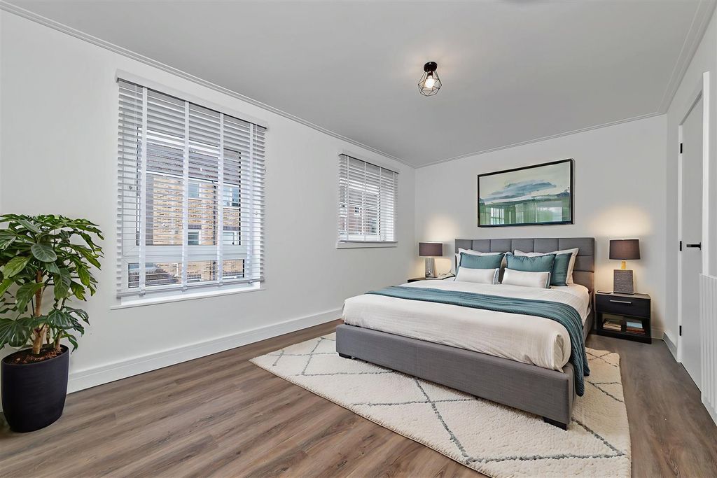 Property photo 2 of 14 17Malthousecourt-28 - Bedroom - Modern - 10.Jpg