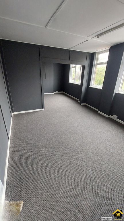 Property photo 1 of 13 Photo 0