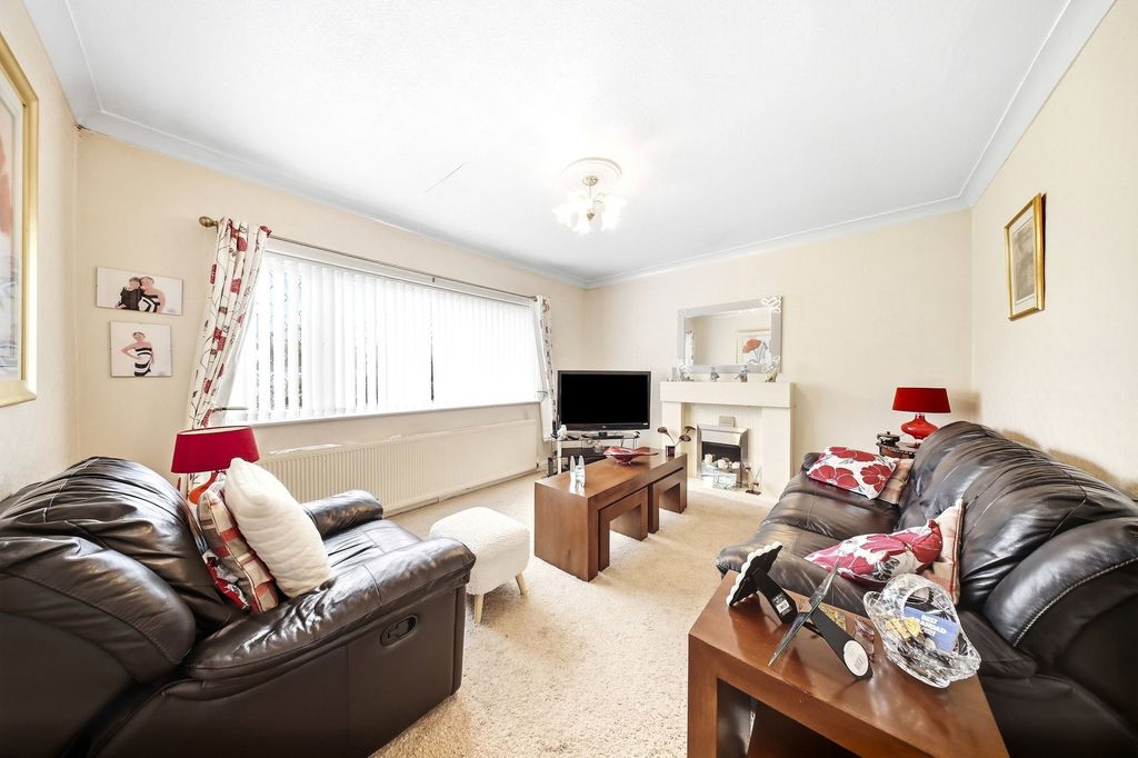 Property photo 2 of 23