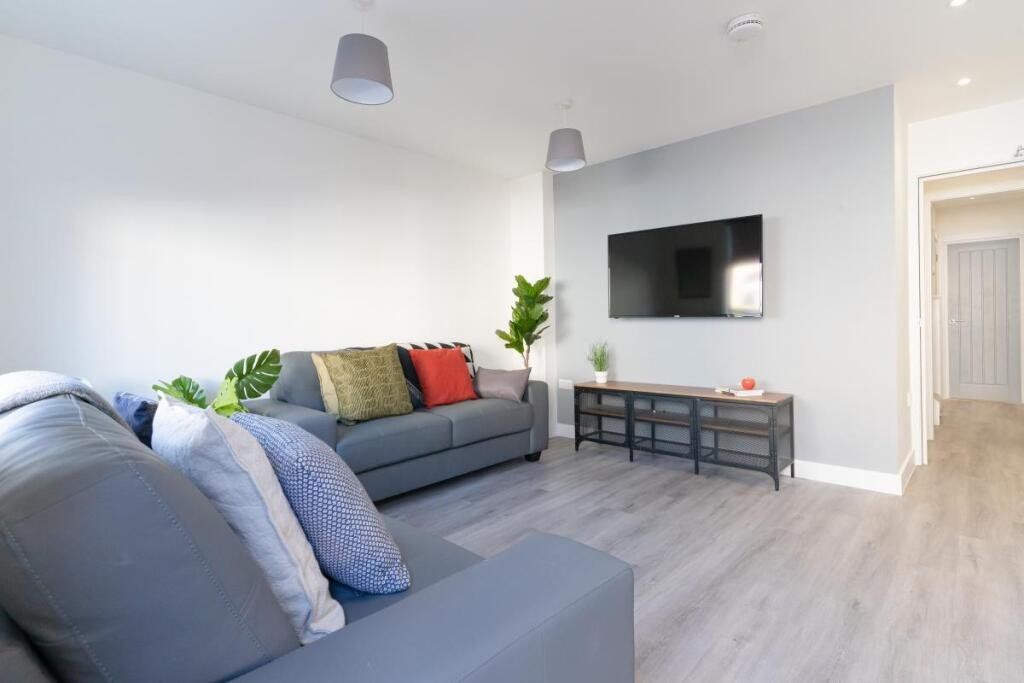 Property photo 3 of 9 Picture No. 01