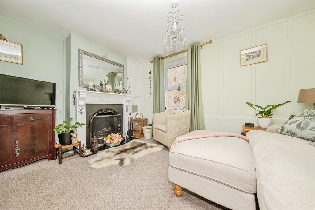 Property photo 2 of 14