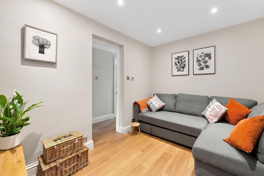 Property photo 2 of 37
