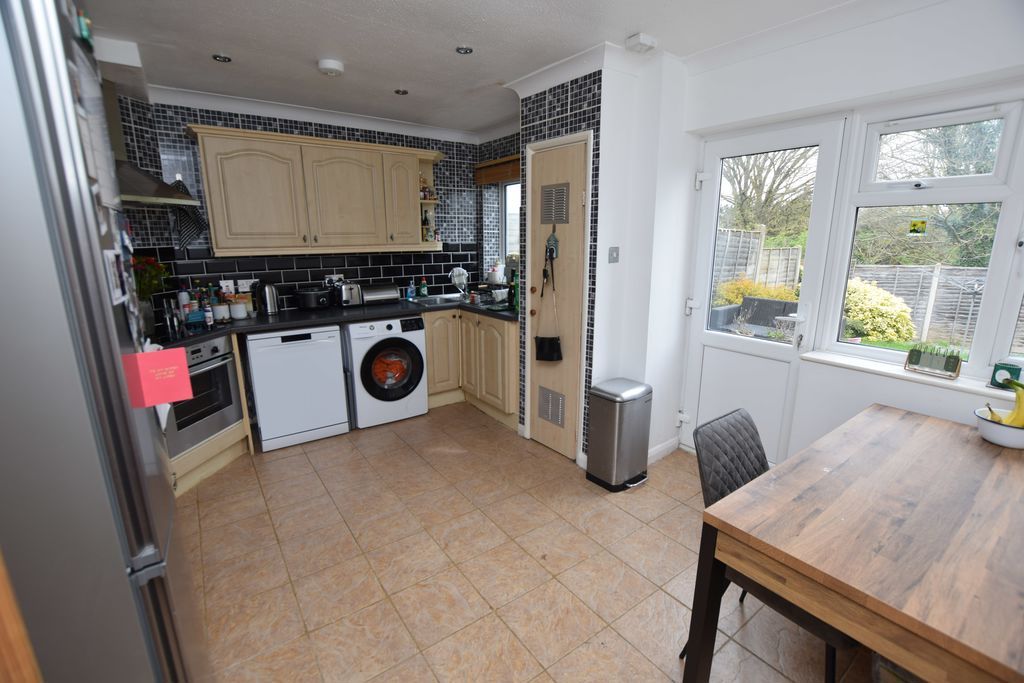 Property photo 3 of 8 Photo 8