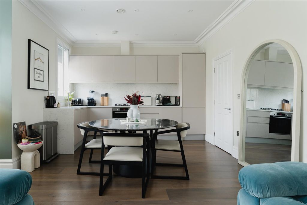 Property photo 3 of 17 Highresolution 13.Jpg