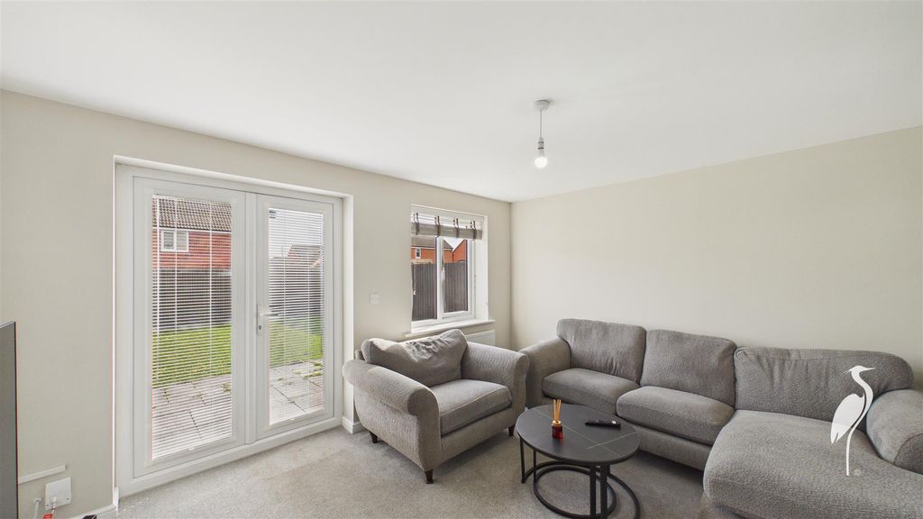 Property photo 2 of 24 Lounge