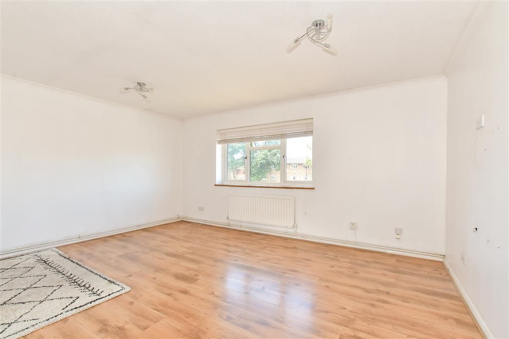 Property photo 1 of 9 Lounge/Dining Room