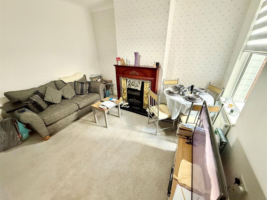 Property photo 3 of 16 Dining Room