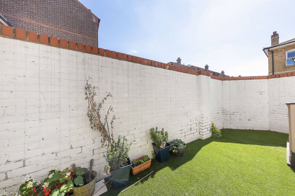 Property photo 1 of 6