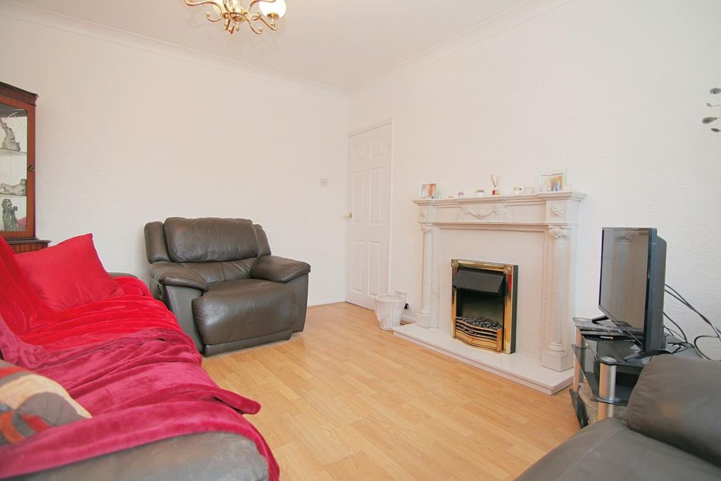 Property photo 3 of 15 Living