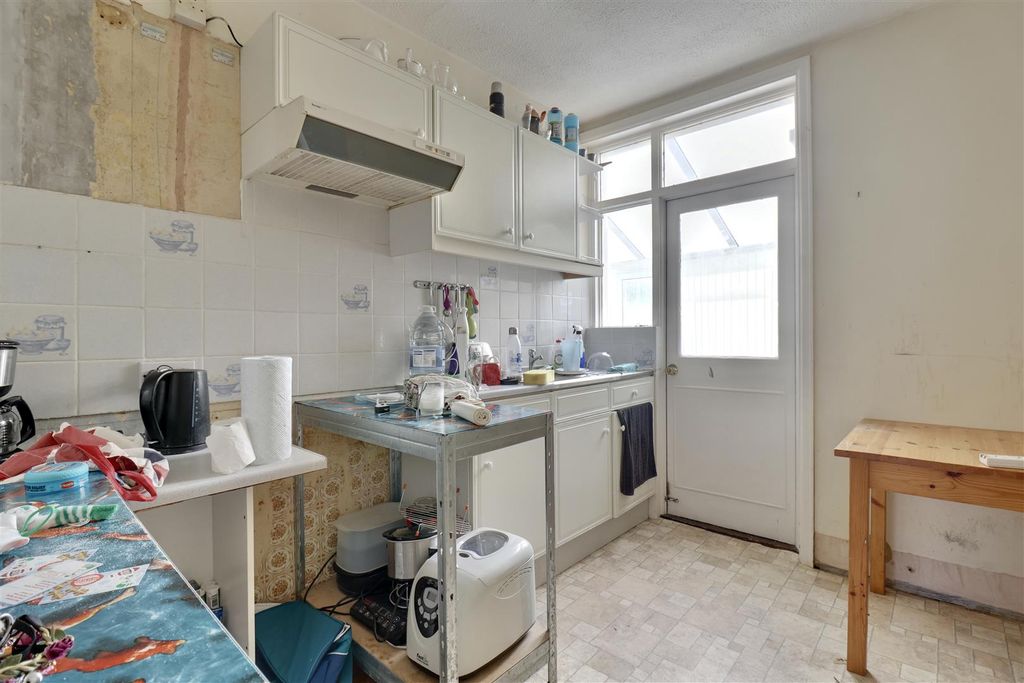 Property photo 3 of 13 14430642-814B-4F82-B953-8C1B71Bdad71_1_201_A.Jpeg