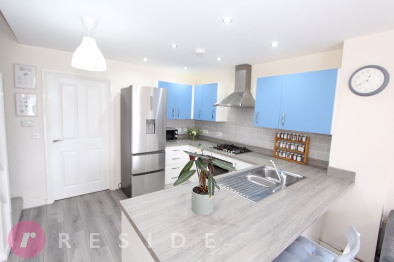 Property photo 3 of 18 Dining Kitchen