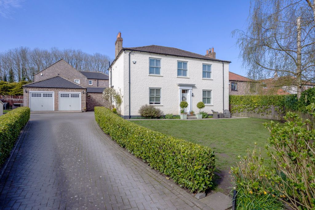 Property photo 1 of 46