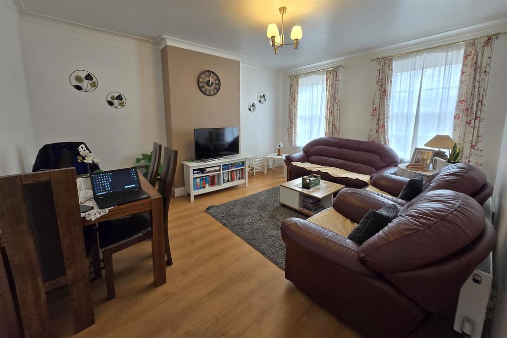 Property photo 2 of 10 Reception Room