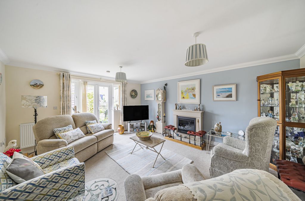 Property photo 3 of 24 Tiverton, Seddons