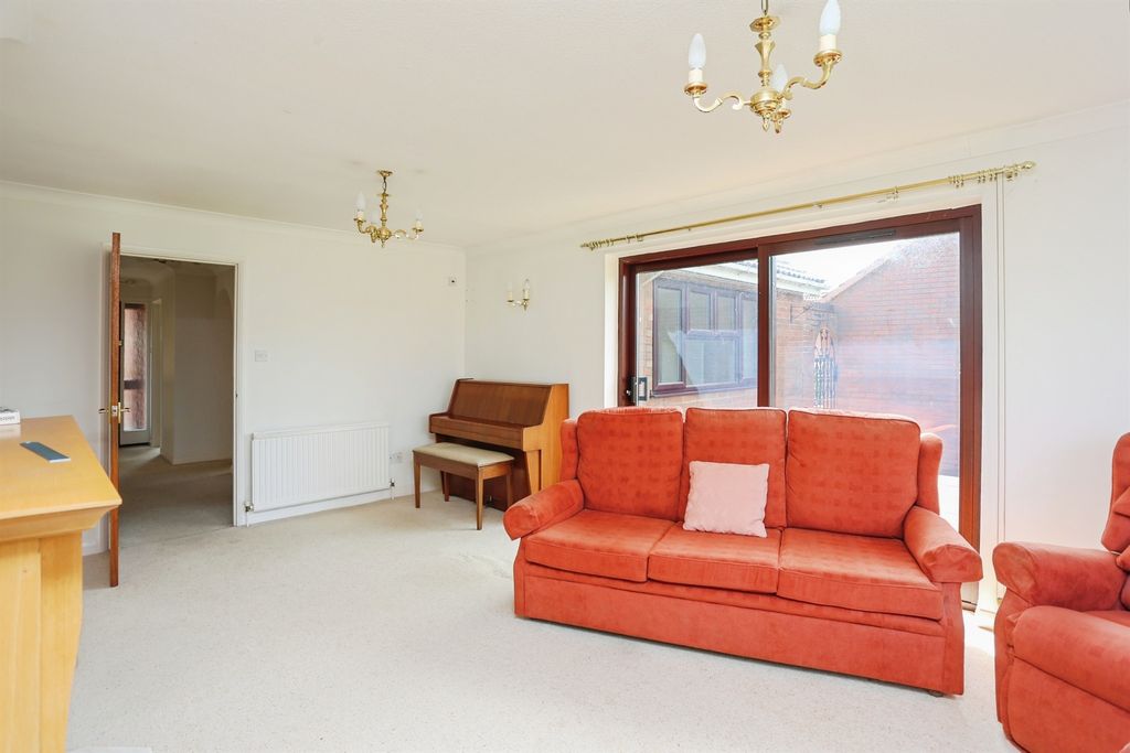 Property photo 2 of 17