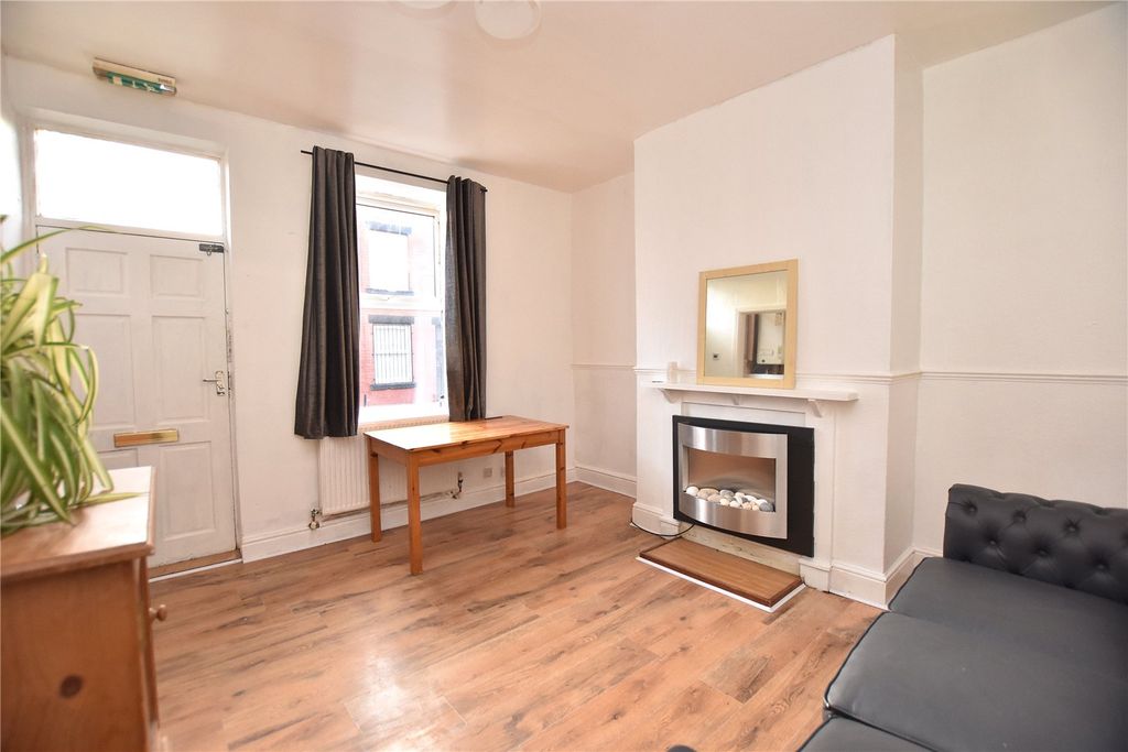 Property photo 3 of 11 Picture No. 08