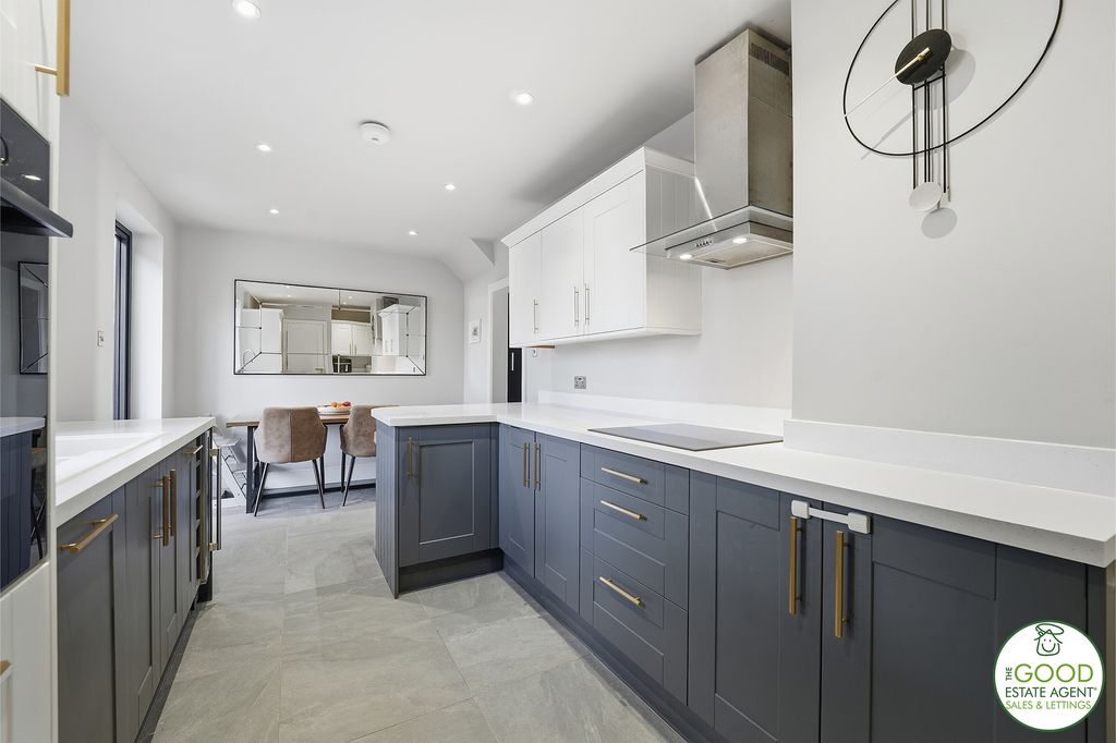 Property photo 3 of 34