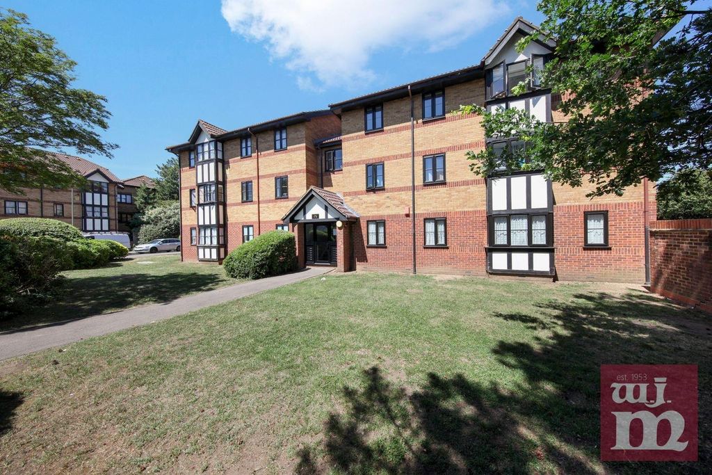 Property photo 1 of 11 Woodvale Way