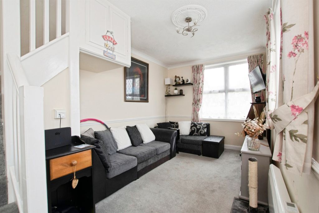 Property photo 3 of 14