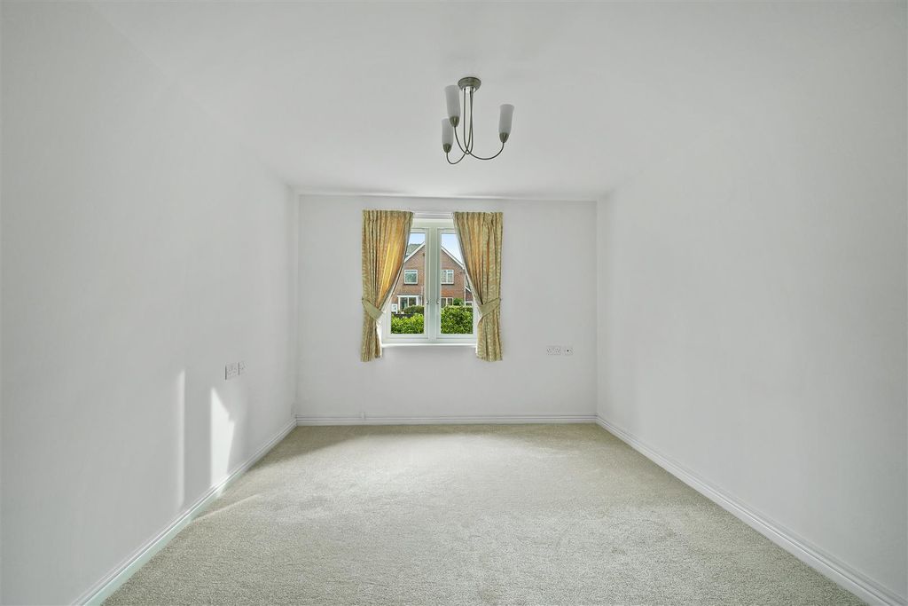 Property photo 3 of 16 03-575c16B5-Fb42-447B-Ade7-324c4Db33A81015.Jpg