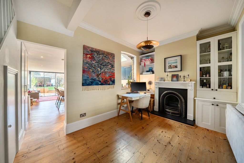 Property photo 3 of 20 Sitting Room