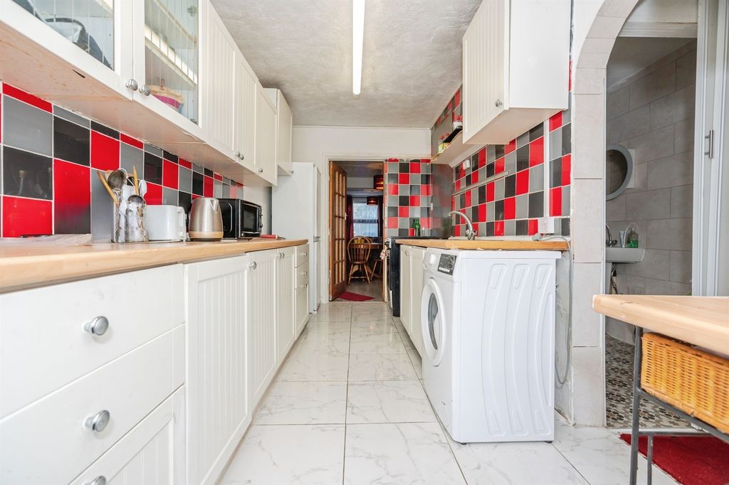 Property photo 3 of 17