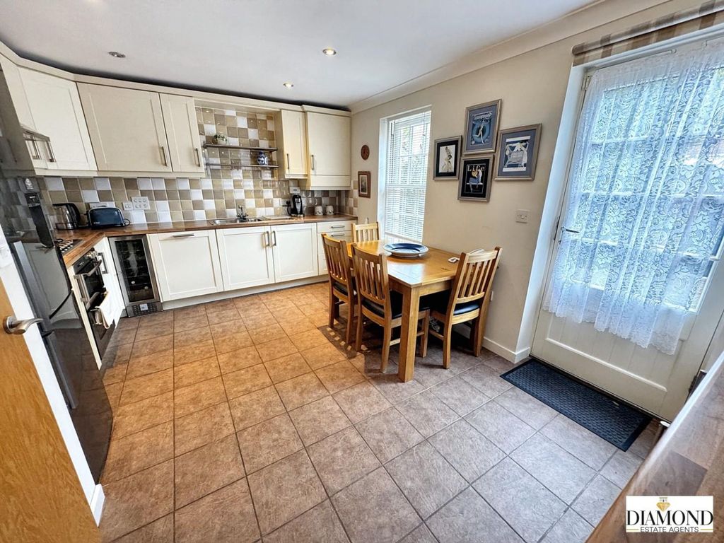 Property photo 3 of 24 Kitchen/Diner