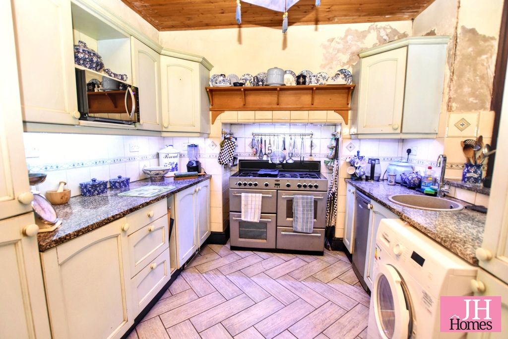 Property photo 3 of 22