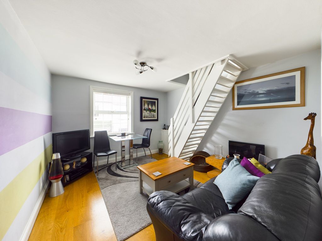 Property photo 3 of 9 10001674-Hr-3