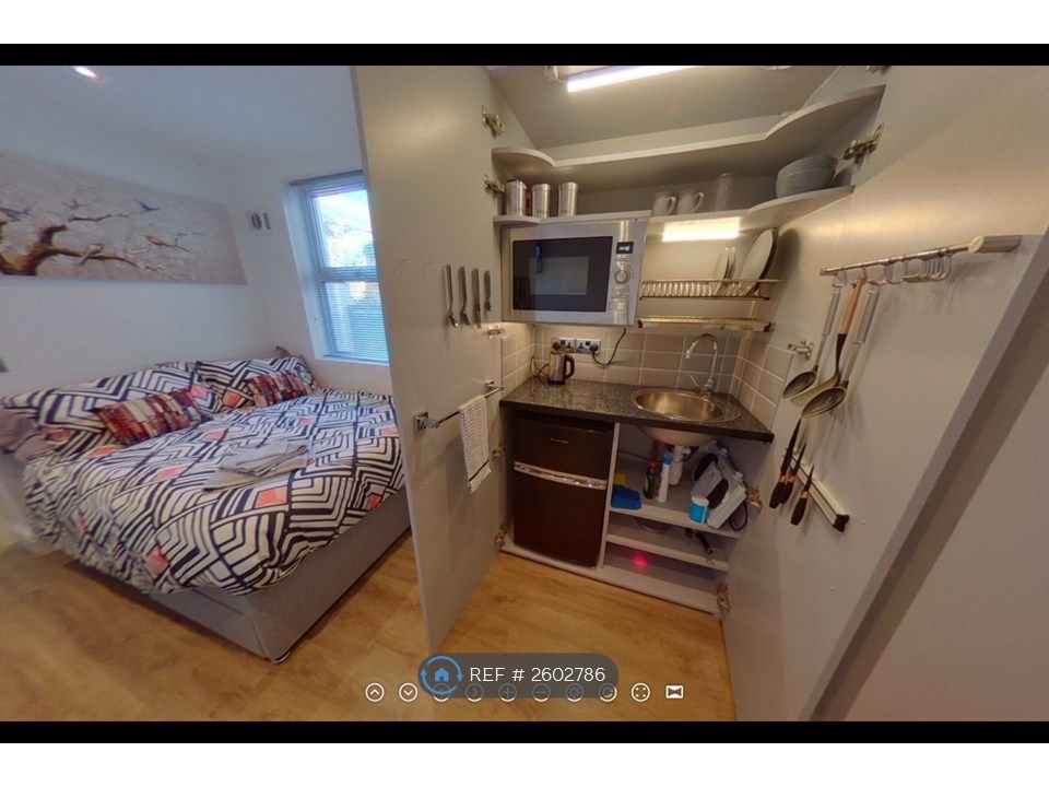 Property photo 1 of 9 Studio c Available