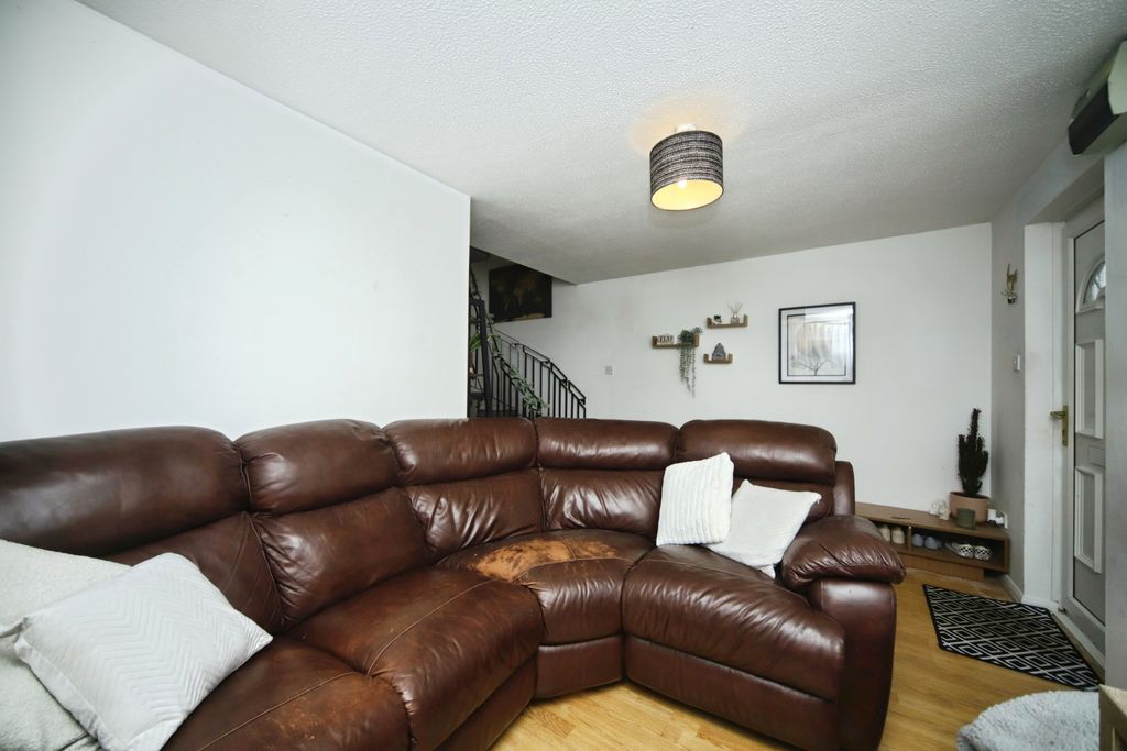 Property photo 3 of 18