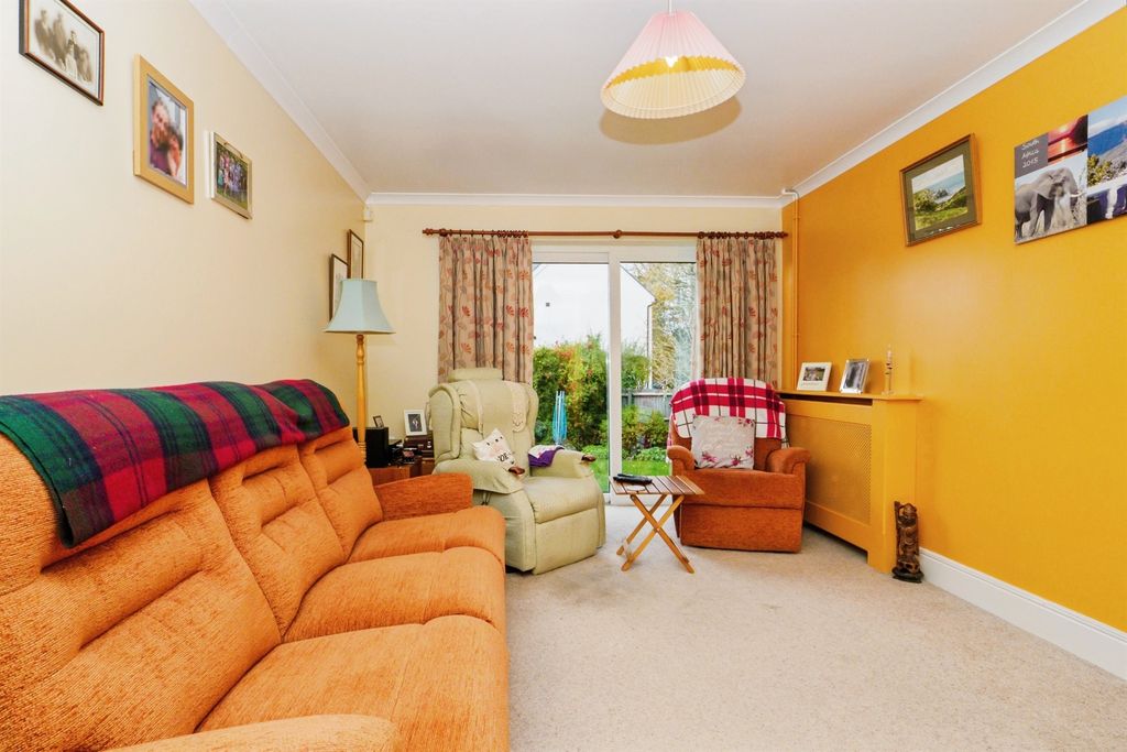 Property photo 2 of 17