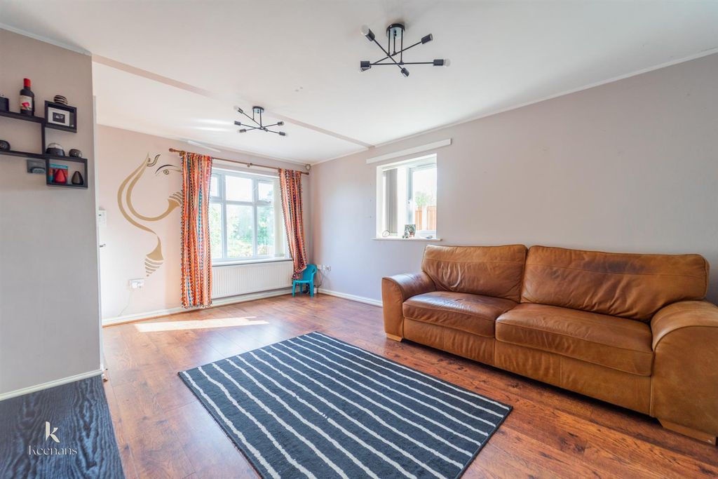 Property photo 3 of 18 .-465.Jpg