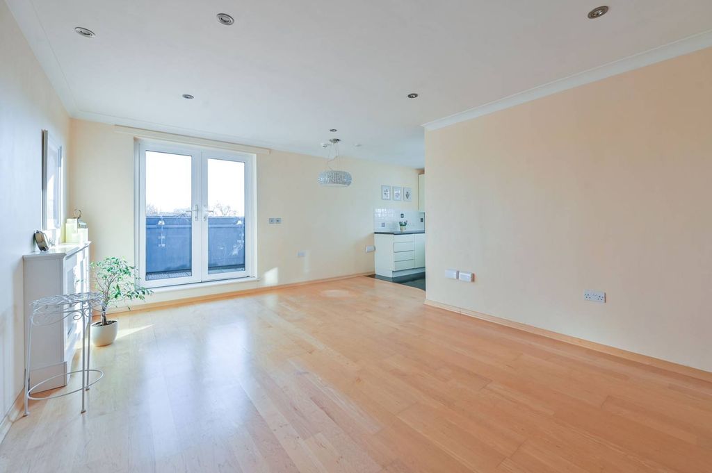 Property photo 2 of 10