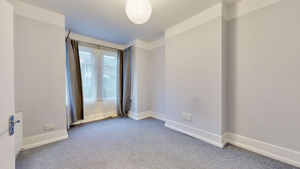 Property photo 2 of 20 Photo 6