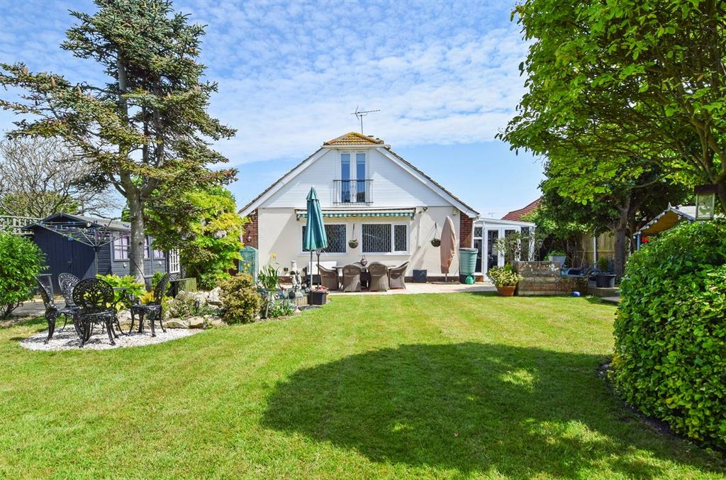 Property photo 2 of 35