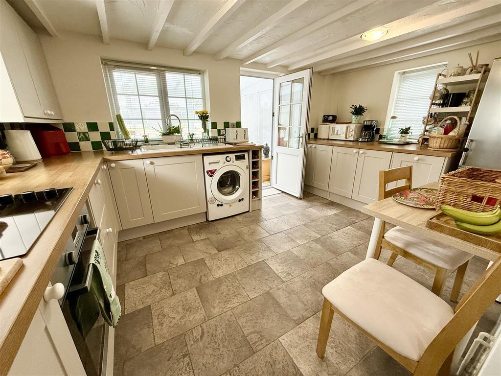 Property photo 2 of 17 Kitchen
