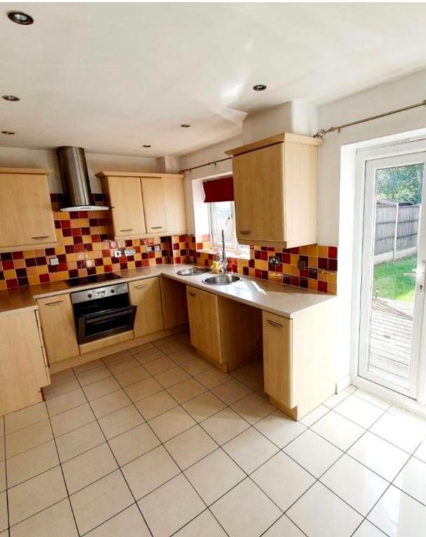 Property photo 2 of 8