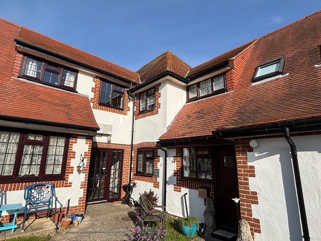 Property photo 1 of 10 Front