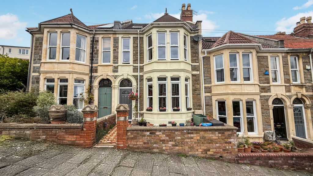 Property photo 1 of 31 Front