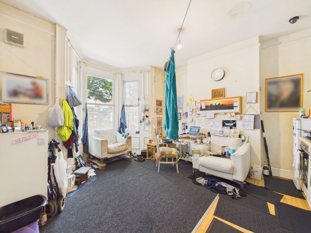 Property photo 3 of 14 5191285