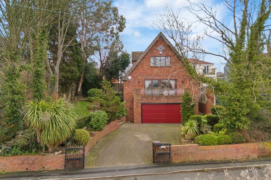 Property photo 1 of 17