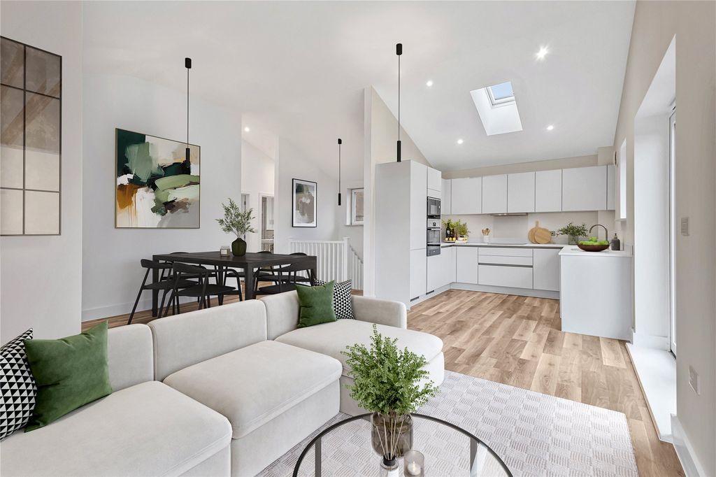 Property photo 2 of 7 Living/Dining