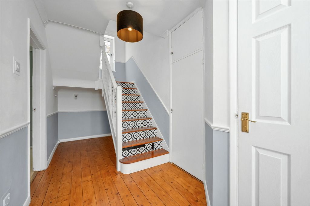 Property photo 2 of 13 Entrance Hall